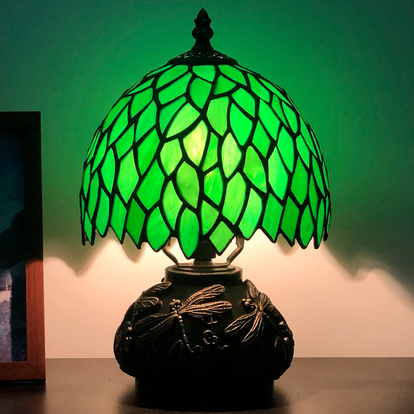 SYETL Small Tiffany Lamp Mushroom Table Lamp, Green Wisteria Leaf Style Mini Stained Glass Desk Memory Lamp Sympathy 8X11 Inch